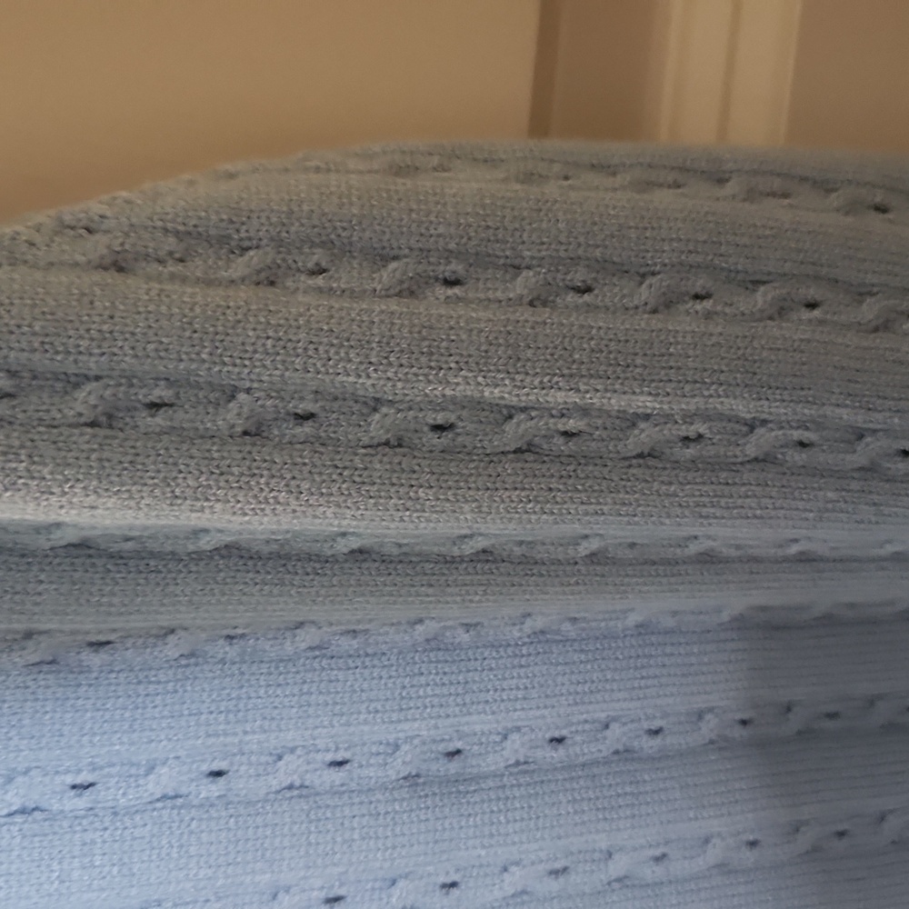 NWT sleeves sweater - Picture 4 of 7